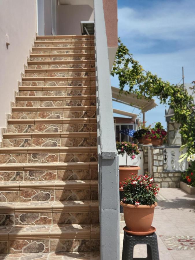 カルパトスRoumeliotis Houseアパートメント エクステリア 写真