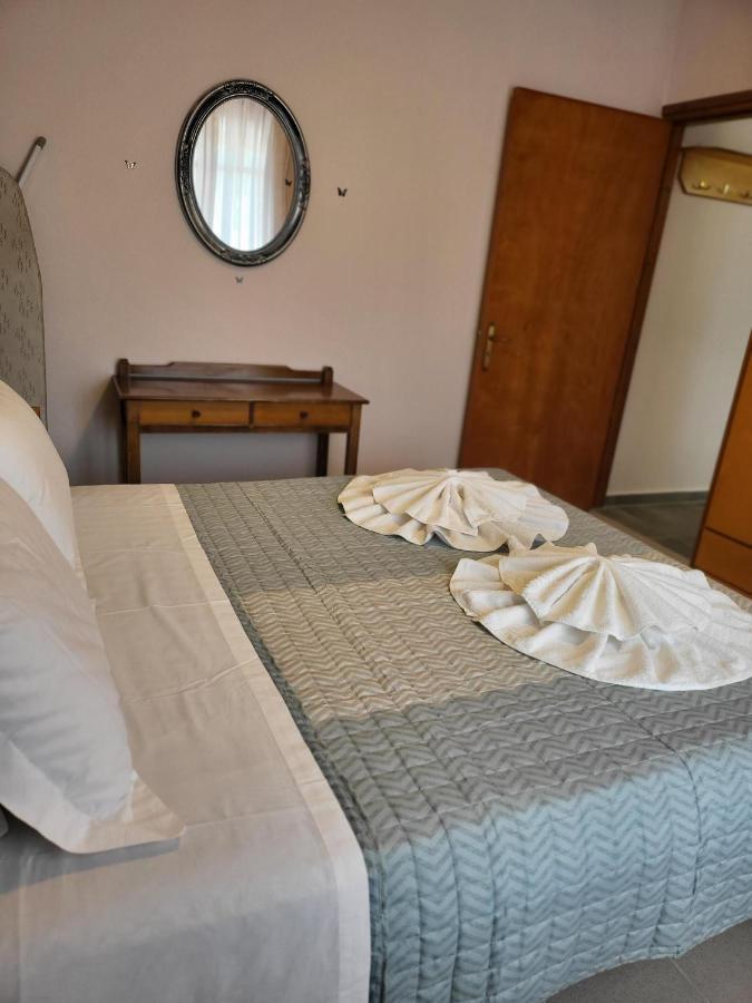 カルパトスRoumeliotis Houseアパートメント エクステリア 写真
