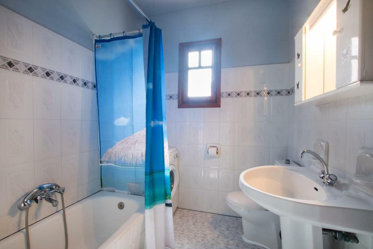 カルパトスRoumeliotis Houseアパートメント エクステリア 写真